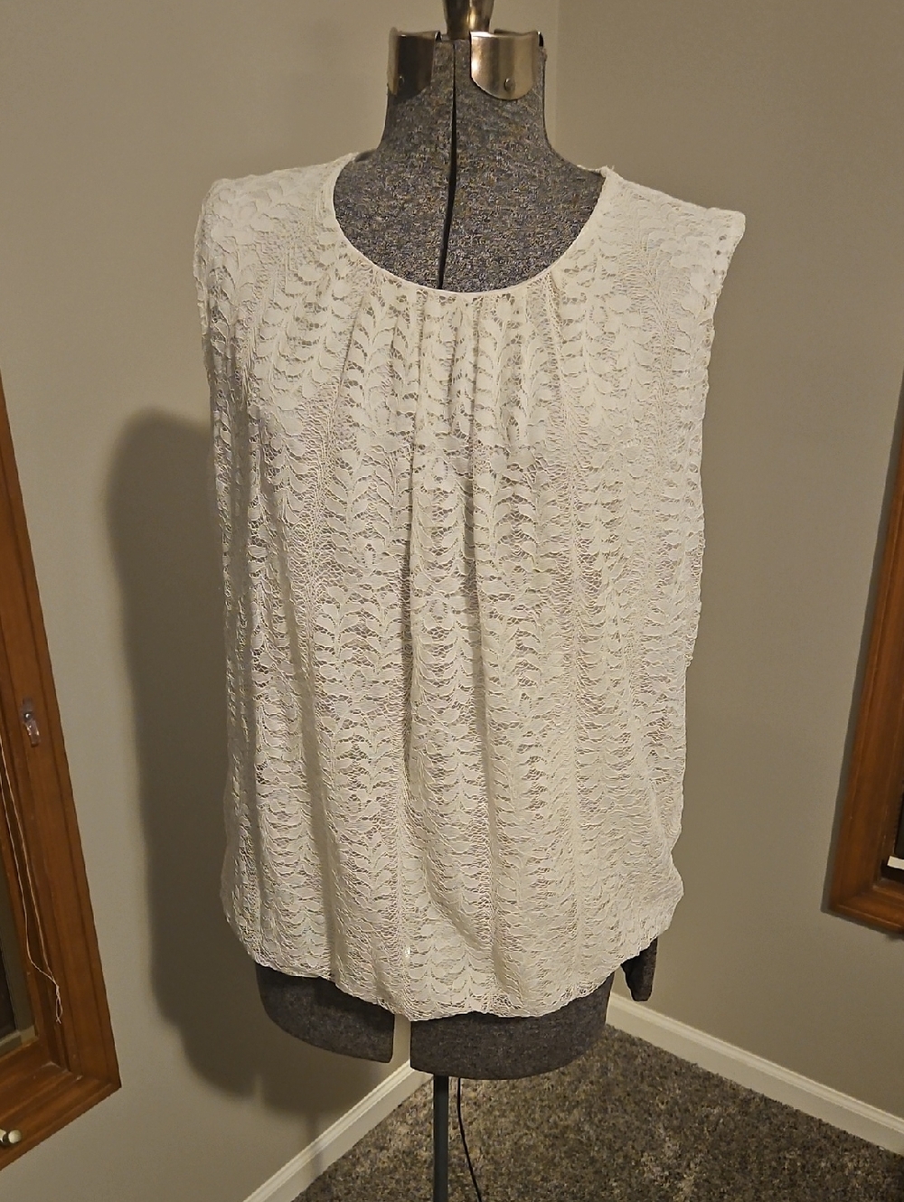 Liz Claiborne Lace Sleeveless Blouse